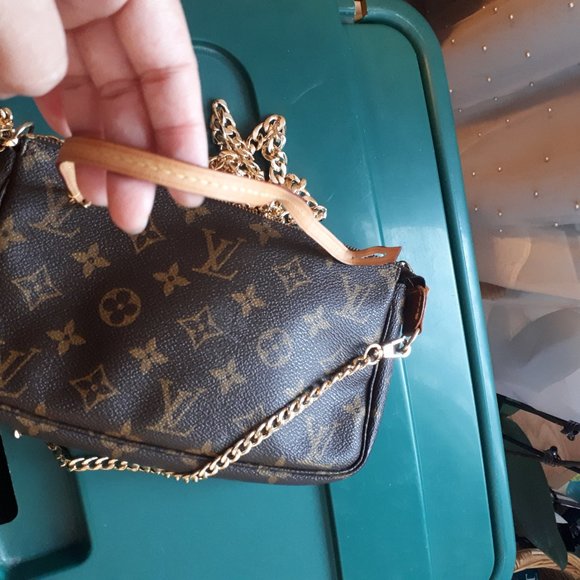 Authentic Louis Vuitton Pochette Accessoire - Picture 4 of 15